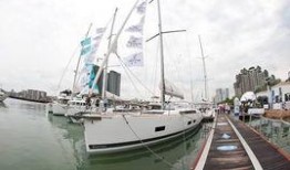 游艇上被爆料女网红视频,奢华生活背后的争议与真相