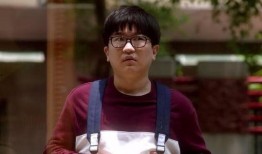 娱乐圈吃瓜背景图女男主,瓜田里的爱情纠葛