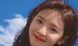 娱乐爆料章若楠恋情视频,甜蜜视频引网友热议