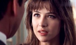 法国她 在线观看,浪漫之都的云端邂逅